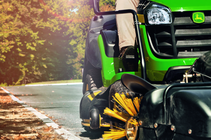 Jak korzystać z kosiarki przez cały rok?