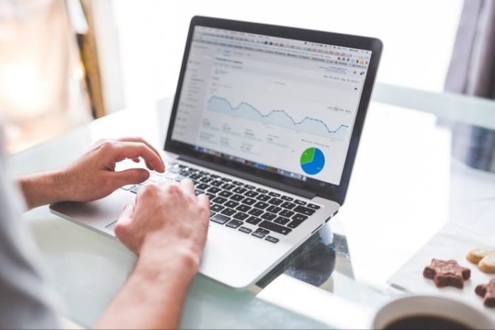 Skuteczne dotarcie do klienta – o zaletach łączenia SMS i E-mail Marketingu