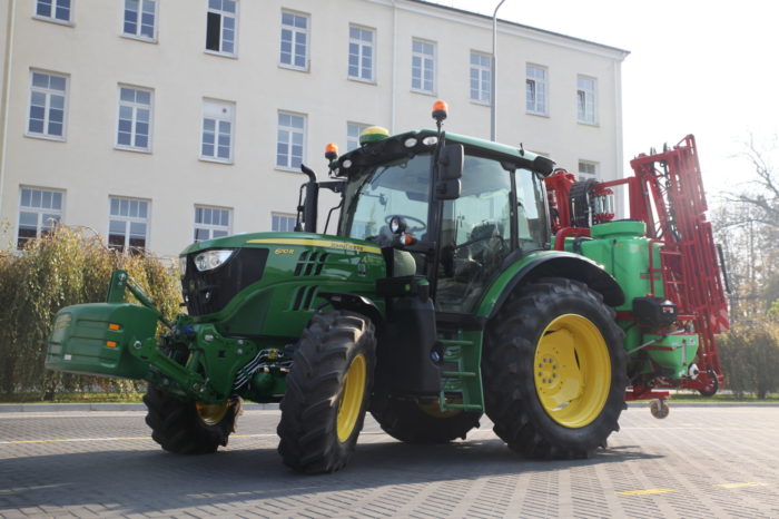 Współpraca szkoły z dealerem maszyn może być jak symbioza