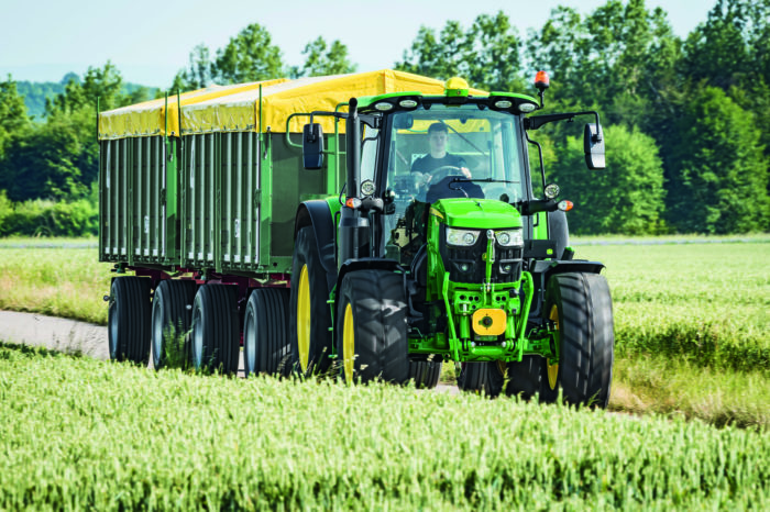 Zupełnie nowe ciągniki serii 6M: Komfort i moc przy kompaktowych wymiarach