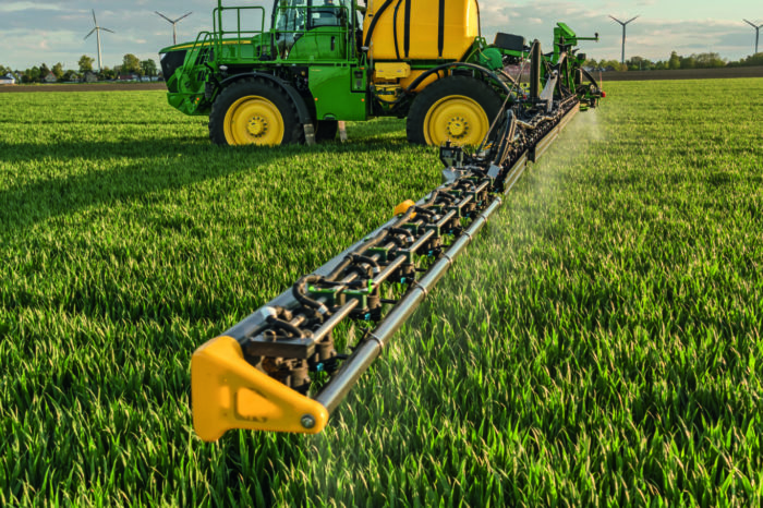 Nowe opryskiwacze samojezdne John Deere