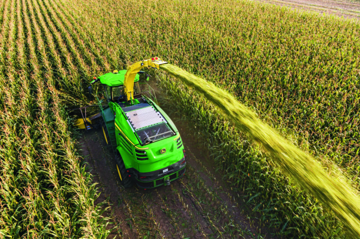 Samojezdne sieczkarnie polowe John Deere z aktualizacjami na 2020 rok