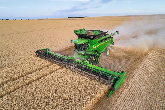 John Deere nadaje nowy wymiar wydajności i sprawności podczas zbiorów