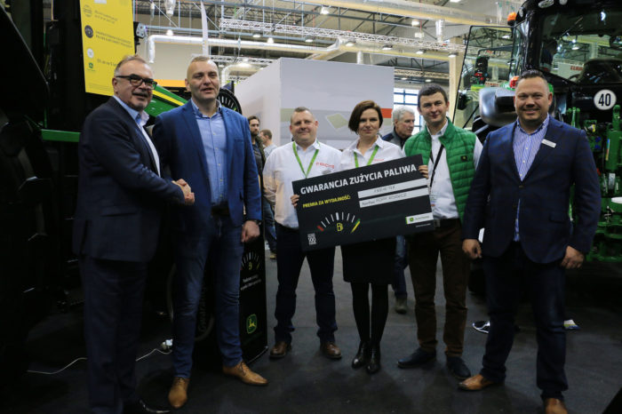 „Gwarancja Spalania” John Deere – rolnicy już korzystają, bo producent wypłaca środki