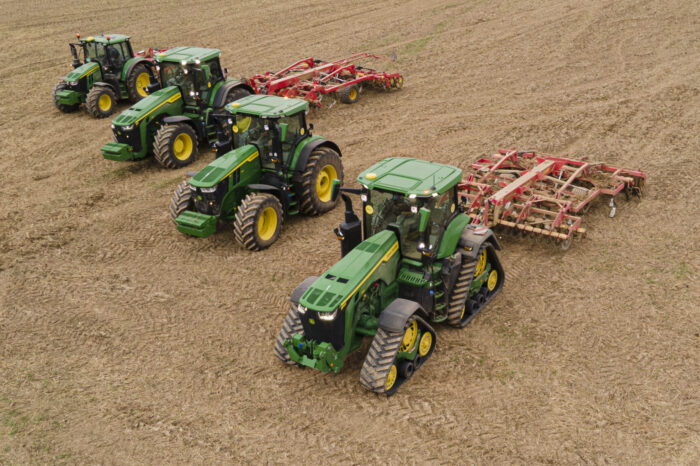 Nowe ciągniki John Deere w testach polowych. Jak się spisały?