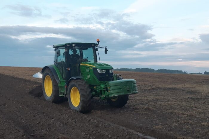 Wartość ciągnika po latach – czy może się utrzymać?