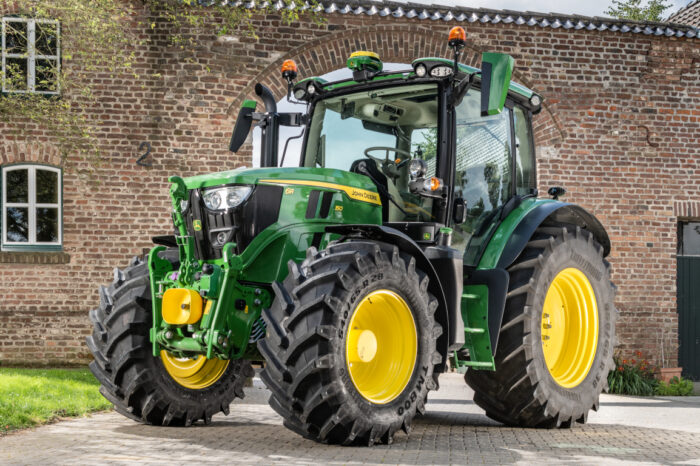 Całkowicie nowa seria John Deere 6R: Więcej technologii, więcej możliwości