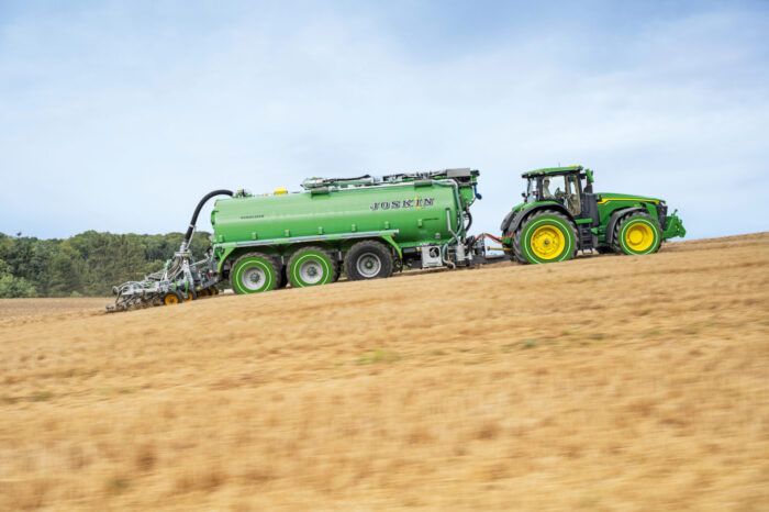 Ciągnik John Deere 8R 410 teraz dostępny z przekładnią eAutoPowr