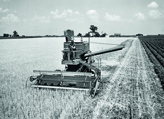 John Deere świętuje 75-lecie kombajnów samojezdnych