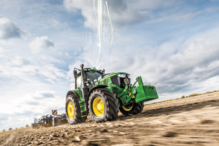 John Deere liderem sprzedaży ciągników powyżej 150KM w 2023 roku – sukces rolnictwa precyzyjnego