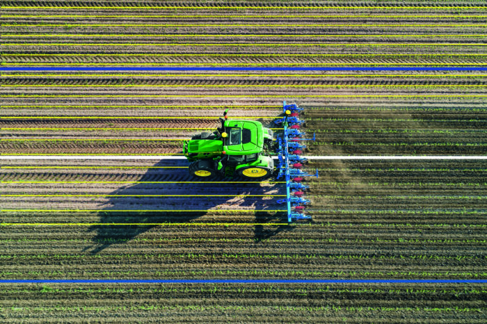 Automatyzacja na każdym etapie produkcji: Inteligentne prowadzenie maszyn (nawet na małym polu)