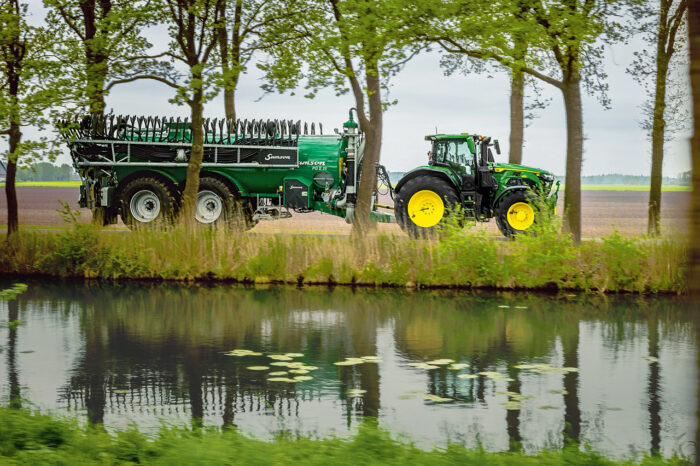 John Deere aktualizuje ciągniki 6R o dużej i bardzo dużej ramie