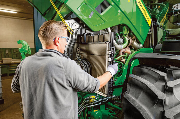 John Deere aktualizuje serię 6M na rok modelowy 2027